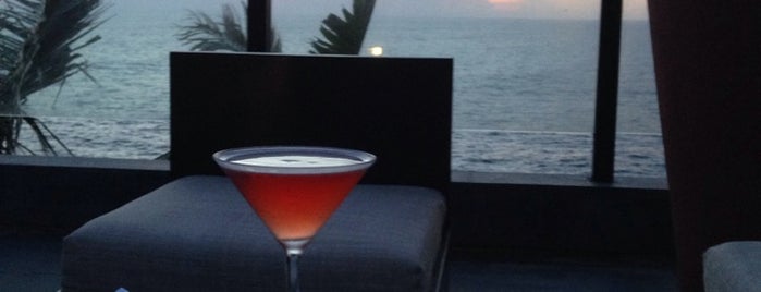 Sky Bar @ Leela Kempinsky is one of Lugares favoritos de Lamia.