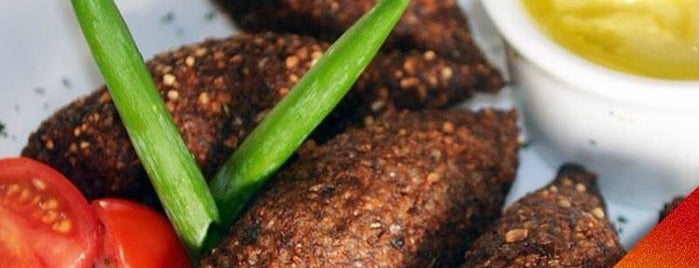 kebab fast is one of Tempat yang Disimpan Elaine.