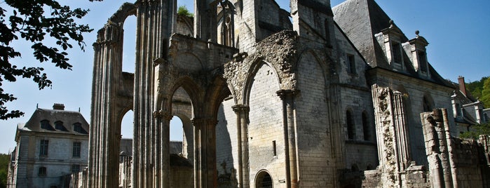 Abbaye Saint-Wandrille is one of Recommandations.