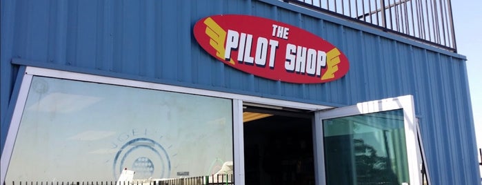 Pilot Shop is one of Orte, die Fernando gefallen.