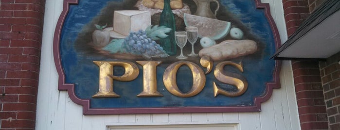 Pio's Restaurant & Cocktail Lounge is one of Lugares favoritos de Charles E. "Max".