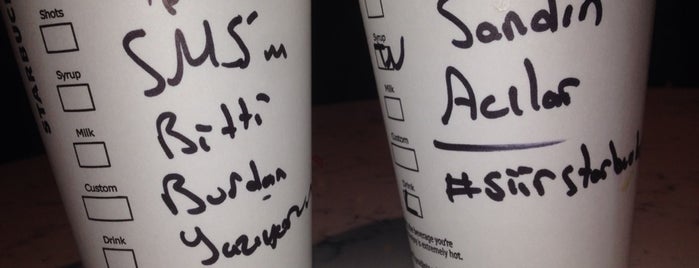Starbucks is one of Emre'nin Beğendiği Mekanlar.