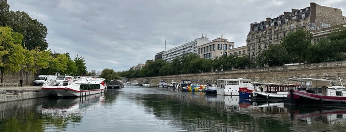 Jardins du Port de l'Arsenal is one of Paris.