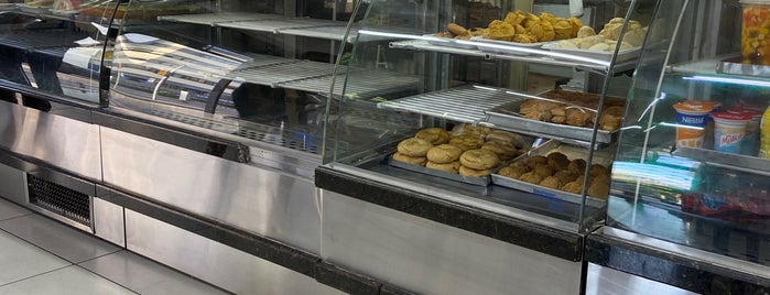 Roquete Padaria e Lancheria is one of Bakeries in Porto Alegre.