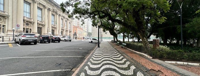 Plaza Mariscal Deodoro (Plaza de la Iglesia Matriz) is one of Top 10 favorites places in Porto Alegre, Brasil.