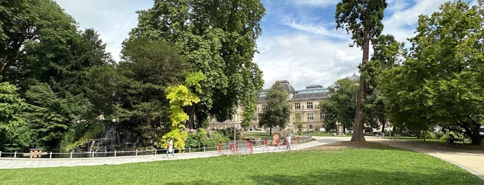 Square Verdrel is one of Paris.