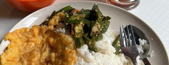 Food Court, UBN Tower is one of Lunch.