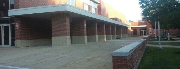 Chagrin Falls High School is one of Tempat yang Disukai Dan.
