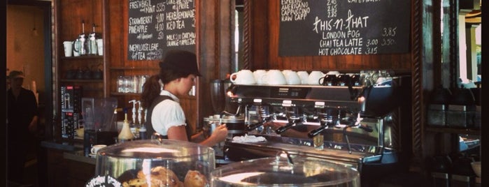 Tomato Pie Cafe is one of Lugares favoritos de Mark.