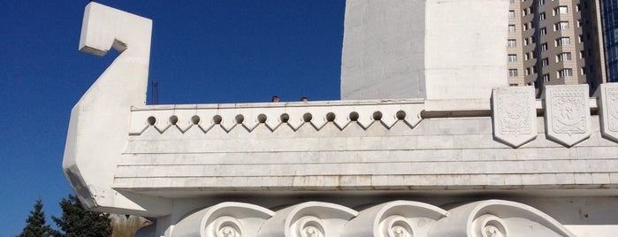 Ladya Stele is one of Культура.