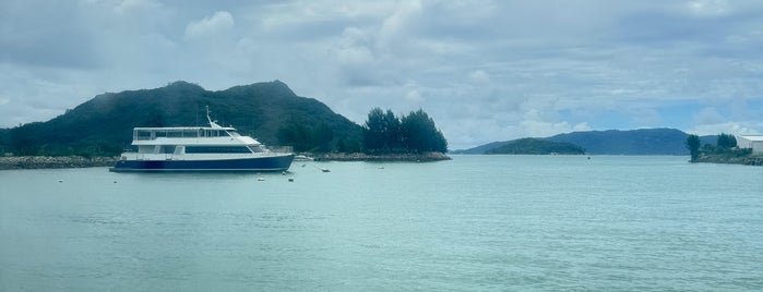 Praslin Island is one of Seychelles.