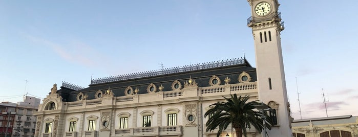 Edificio del Reloj is one of สถานที่ที่ Sergio ถูกใจ.