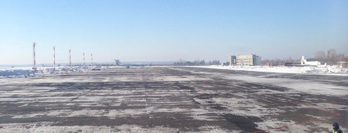 Взлетно-посадочная полоса / Runway is one of Locais curtidos por Draco.