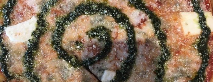 Pizza Locale is one of Locais curtidos por Gülsen.