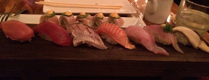 Azuki Sushi is one of Alberto's Saved Places.