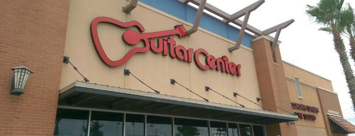 Guitar Center is one of สถานที่ที่ Dianey ถูกใจ.