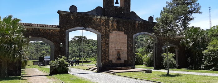 Portal Estrada Da Graciosa is one of Lugares.