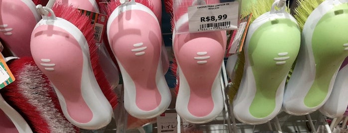 Daiso Japan is one of Danielaさんのお気に入りスポット.