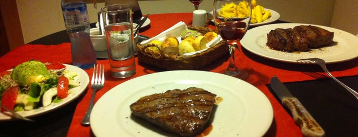 Baco & Vaca is one of Los Mejores Lugares Romanticos para Comer en Lima.