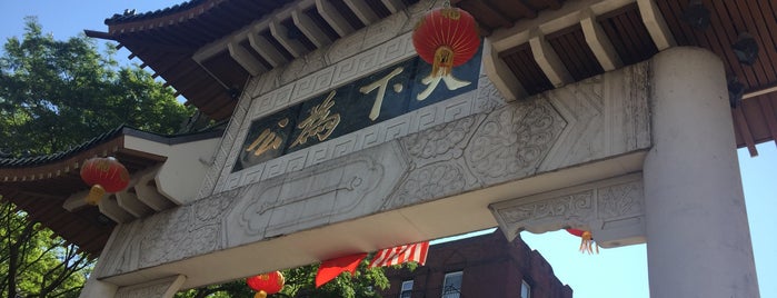 Chinatown Gate is one of Cameron : понравившиеся места.