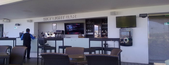 Sky Light Bar is one of QRO.