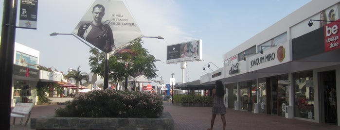 Boulevard de Asia is one of Perú.