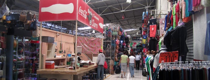 Mercado Hidalgo is one of Lieux qui ont plu à Rosco.