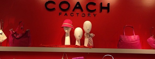 COACH Outlet is one of Ethan : понравившиеся места.