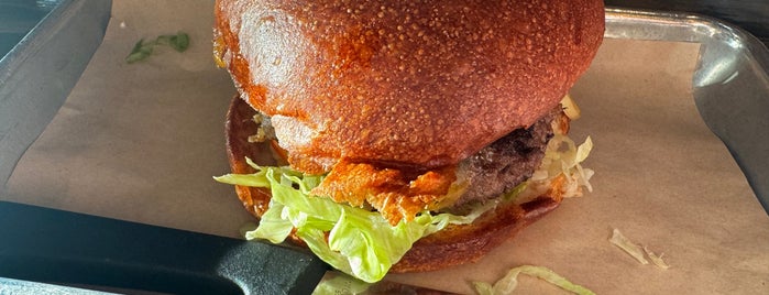 Hopdoddy Burger Bar is one of 🇺🇸 Guilty Pleasures 🇺🇸.
