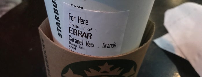 Starbucks is one of Locais curtidos por Fatih.