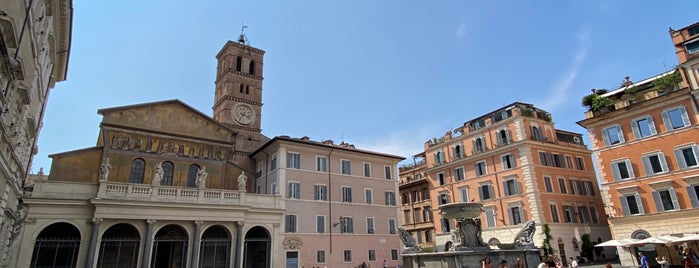 Piazza di Santa Maria in Trastevere is one of Zach's Saved Places.