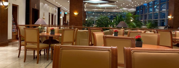 Emirates Lounge is one of Tempat yang Disukai YASS.