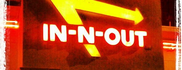 In-N-Out Burger is one of Andrea'nın Beğendiği Mekanlar.