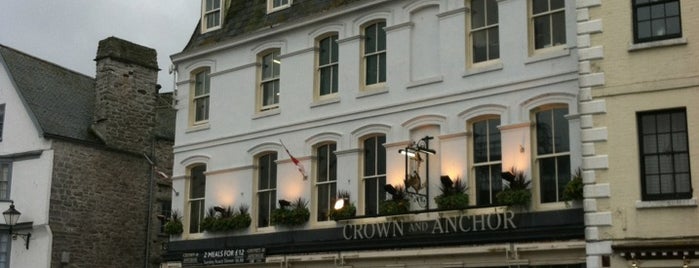 Crown & Anchor is one of Tempat yang Disukai Robert.