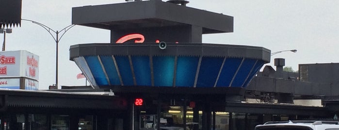 Superdawg Drive-In is one of #BabysFirstTime: Chicago Edition.