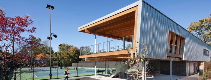 Lenz Tennis Center is one of Gさんのお気に入りスポット.