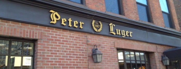 Peter Luger Steak House is one of สถานที่ที่ G ถูกใจ.