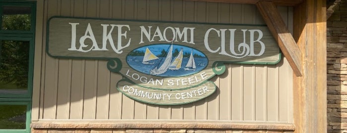 Lake Naomi Community Center is one of G'ın Beğendiği Mekanlar.