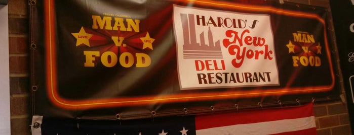 Harold's New York Deli is one of สถานที่ที่ G ถูกใจ.