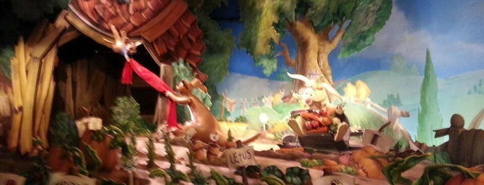 The Many Adventures of Winnie the Pooh is one of Orlando com crianças.