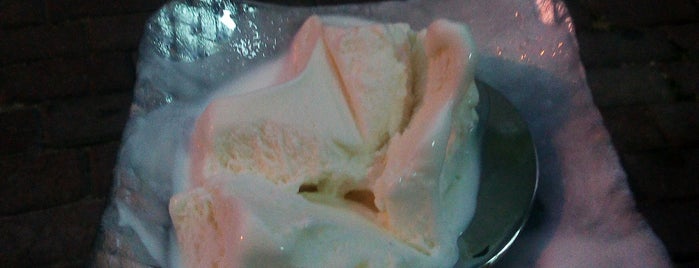 Maraş Dondurma is one of esra'nın Beğendiği Mekanlar.