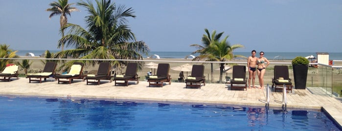 Holiday Inn Cartagena Morros is one of Tempat yang Disukai Carina.