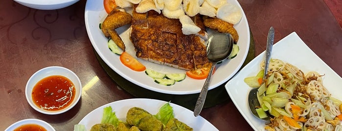 Restoran Bak Kut Teh Fook Hin（福興肉骨茶餐室） is one of Kuala lumpur.