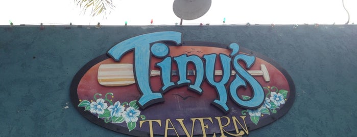 Tiny's Tavern is one of Tempat yang Disukai Michael.