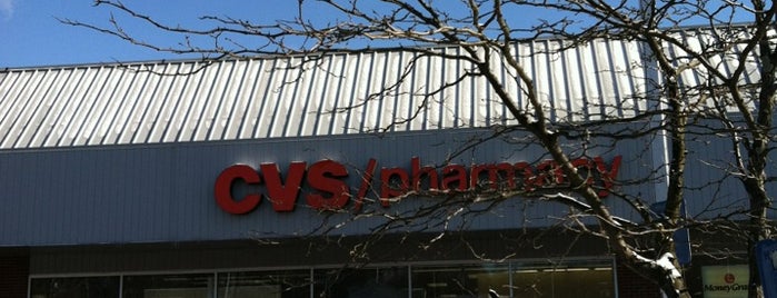 CVS pharmacy is one of สถานที่ที่ Laura ถูกใจ.