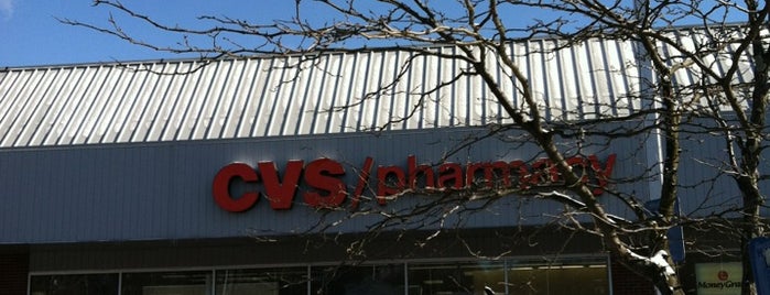 CVS pharmacy is one of Lieux qui ont plu à Laura.