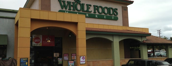 Whole Foods Market is one of Tempat yang Disukai Karl.