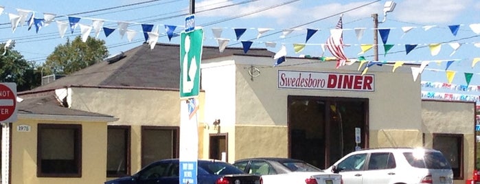 Swedesboro Diner is one of Tempat yang Disukai Greg.