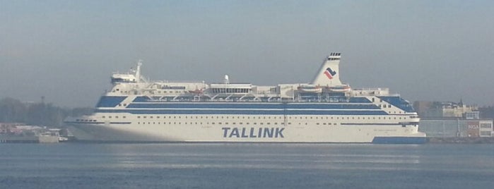 M/S ROMANTIKA | Tallink Ferry is one of Aigaさんの保存済みスポット.
