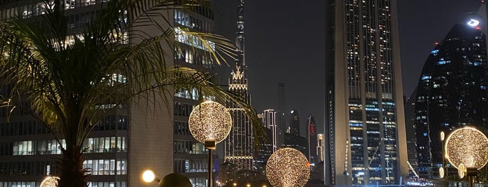 Luna Sky Bar is one of Dubai lounges.